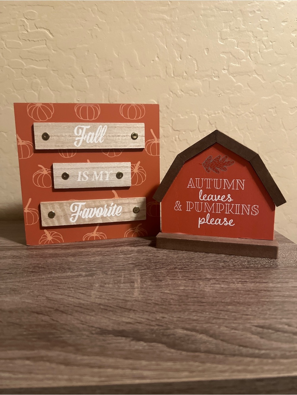 Target Bullseye Signs Fall Favorite Autumn Leaves Pumpkins Barn Wood NWT
